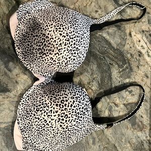 NWT Victoria’s Secrets Unsure of style